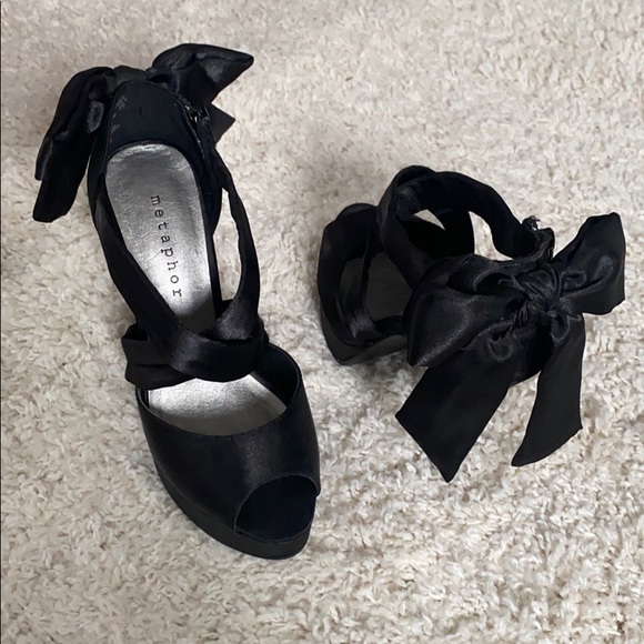 Peep toe black heels! - Brand Metaphor Size 6.0 - Picture 8 of 9